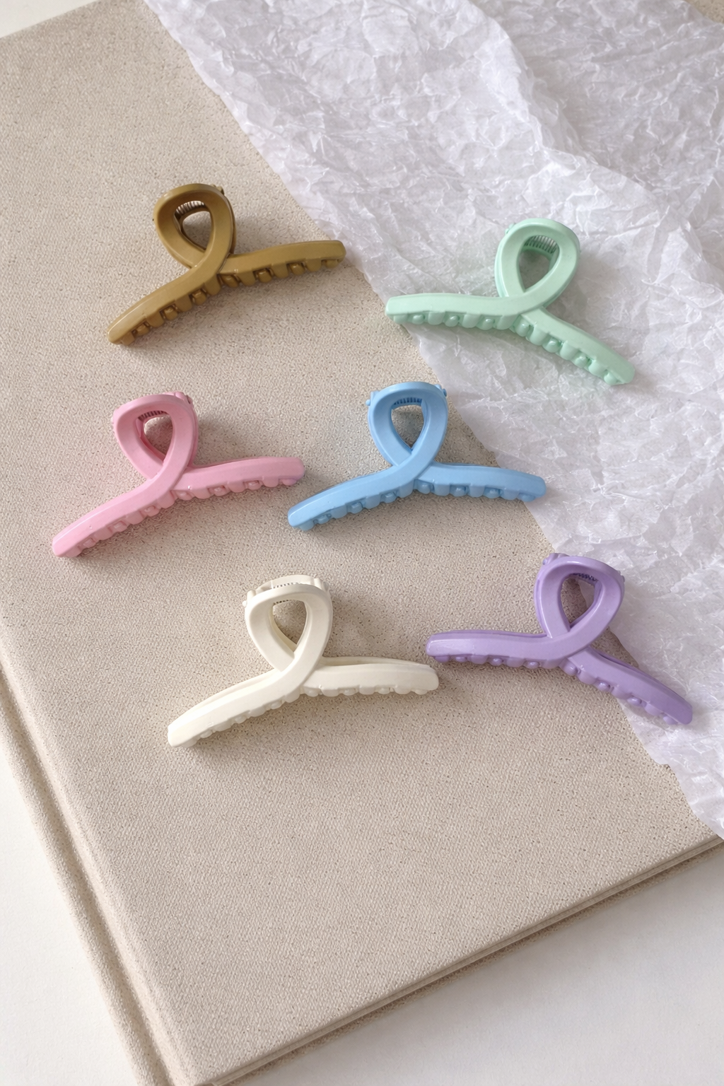 T Pastel hair Claw Clip Medium