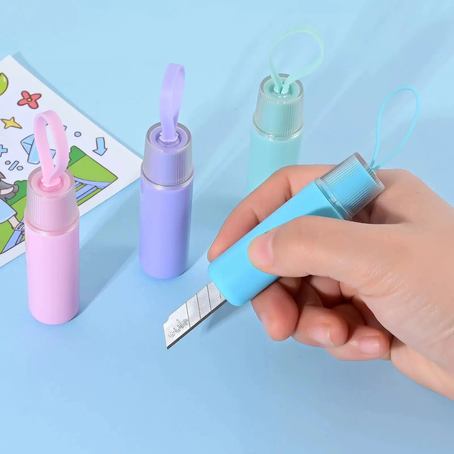Gradient mini lipstick cutter