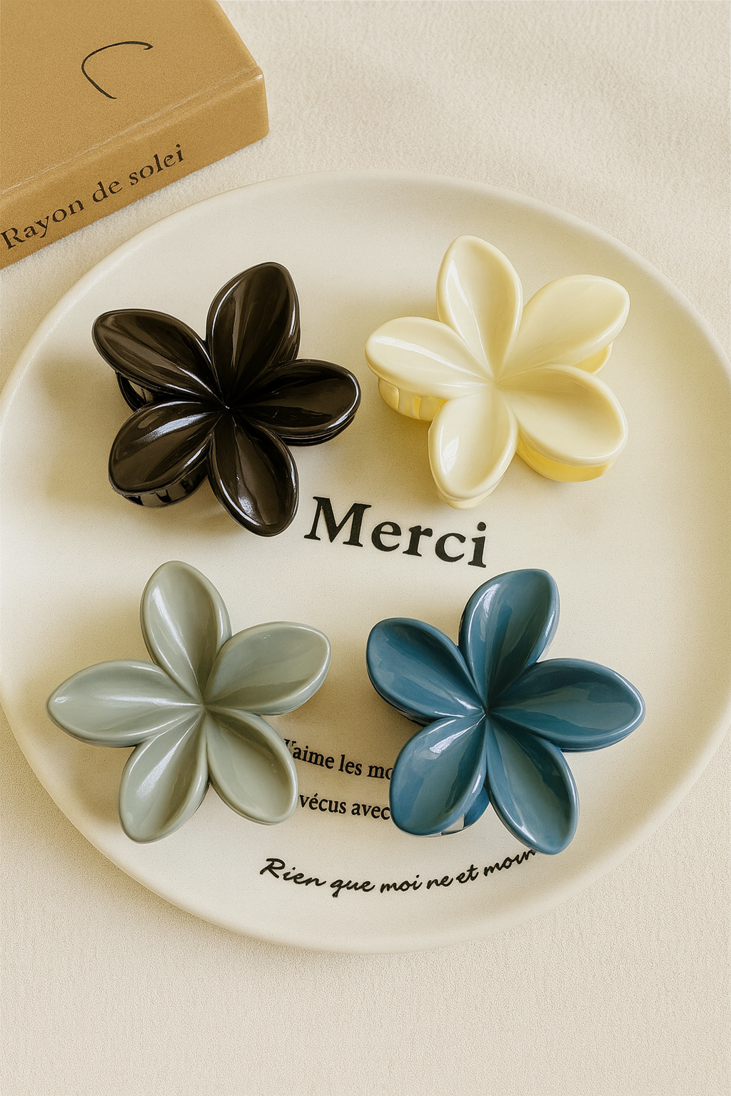 Glossy flower hair claw