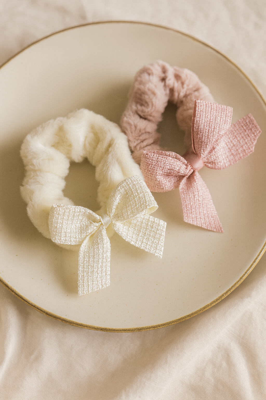 Korean bow fur scrunchie
