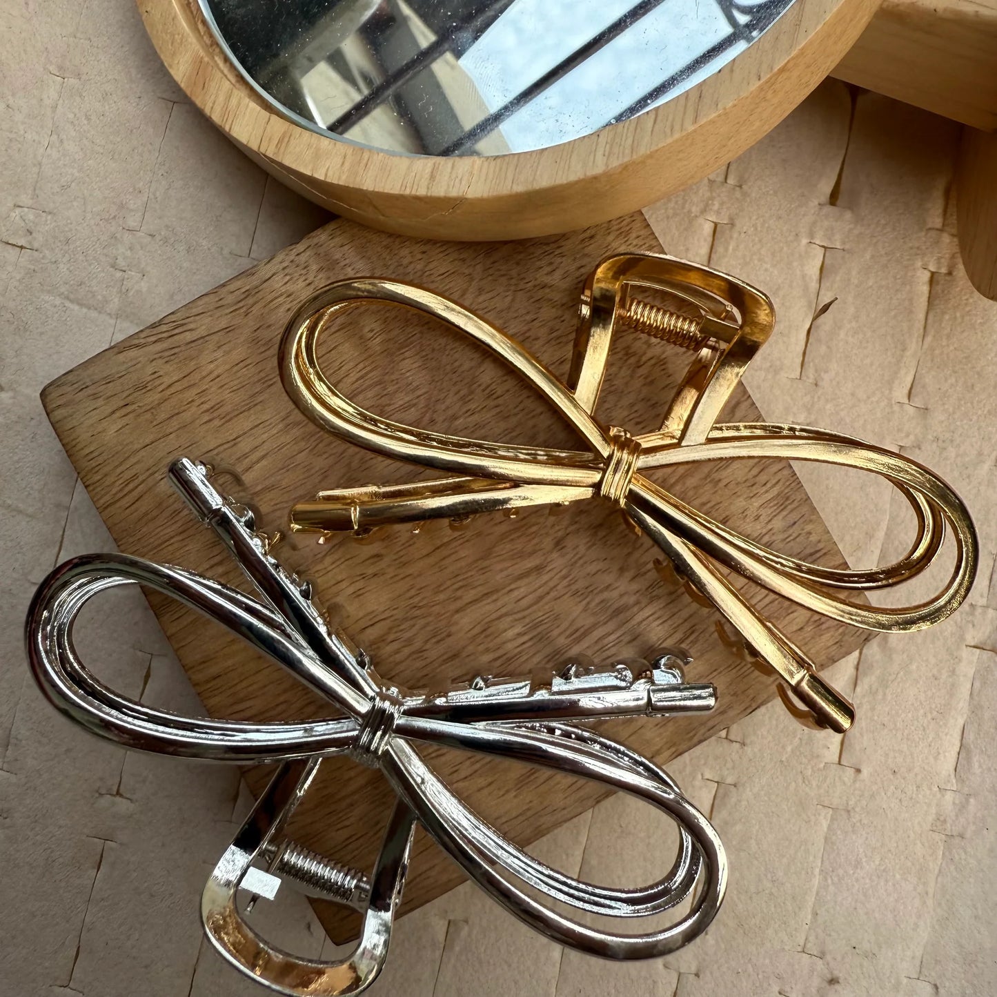 Bow korean metal hair claw clutch