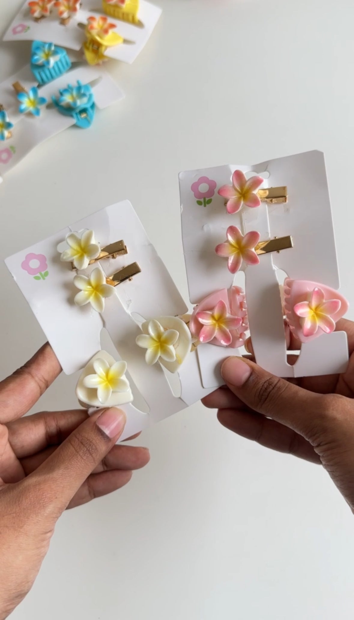 Mini flower hair clip card