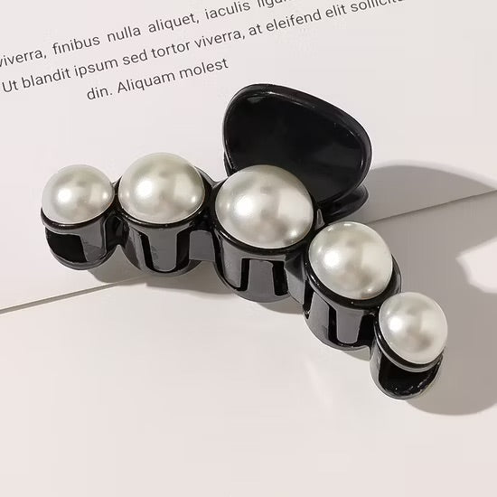 Pearl hair claw clip