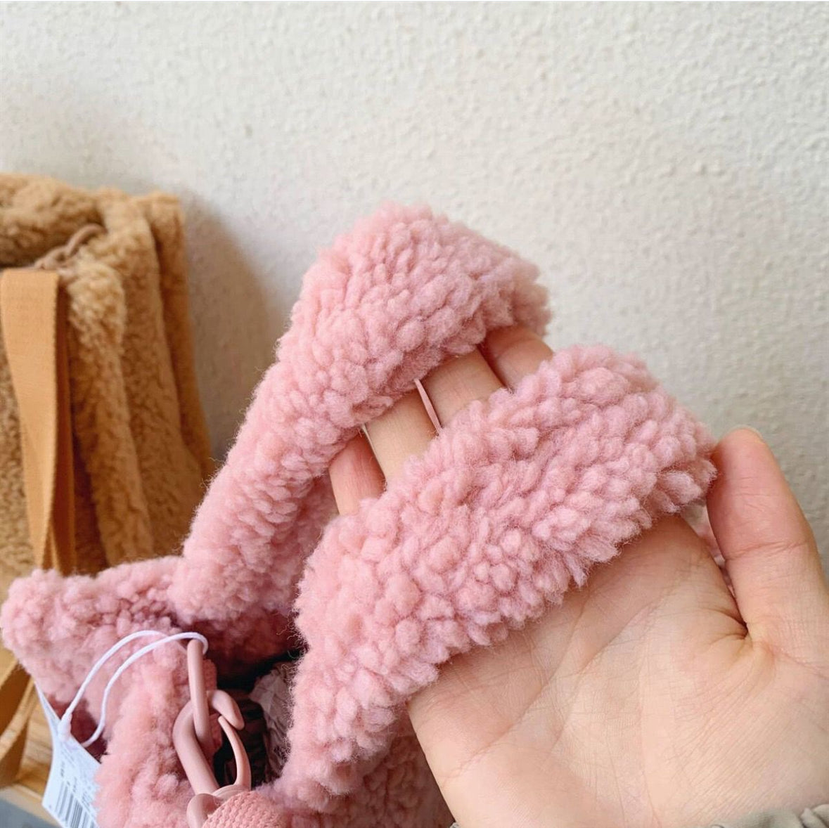 Korean fur shoulder sling bag