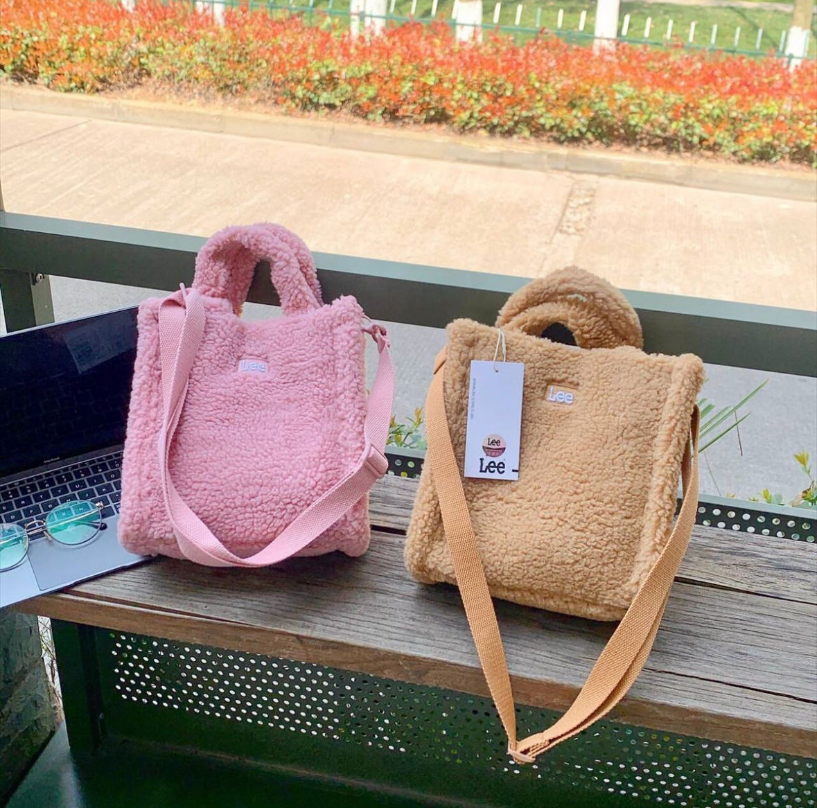 Korean fur shoulder sling bag