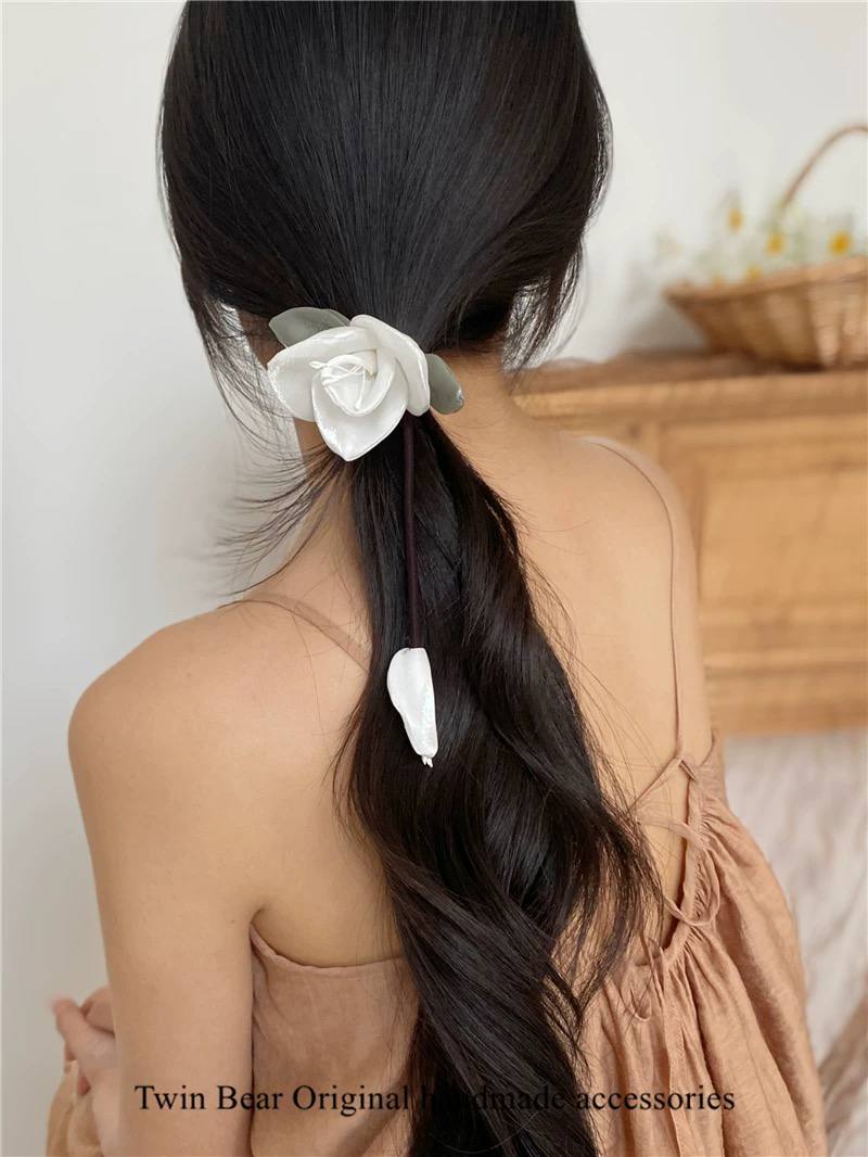 Bow tulip long hair clip