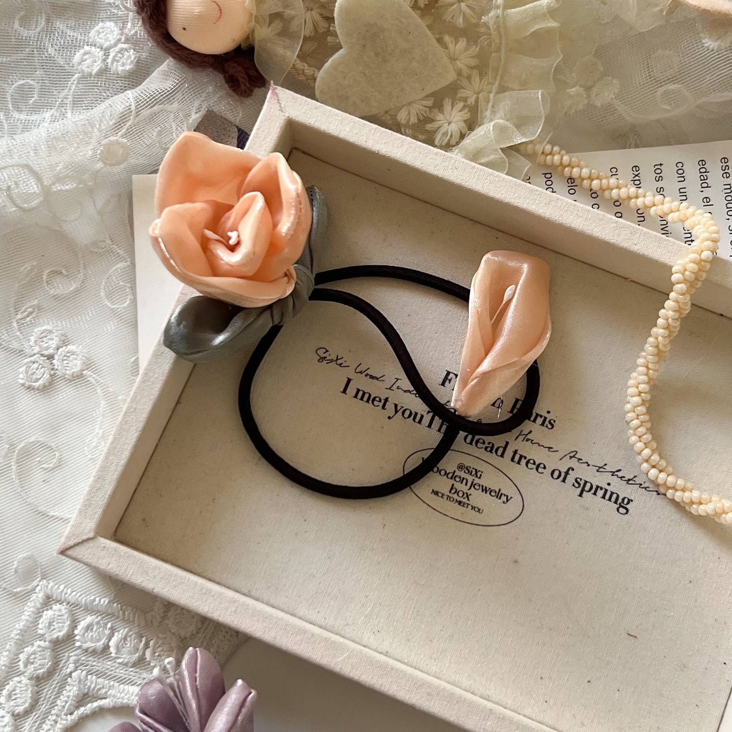 Bow tulip long hair clip
