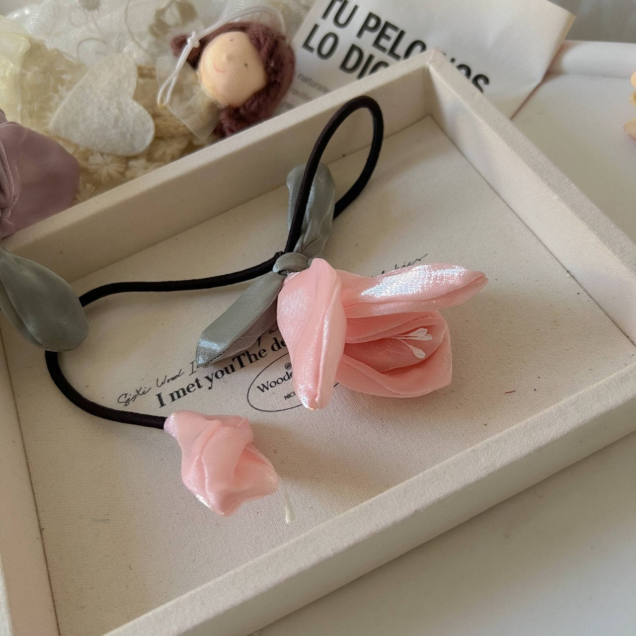 Bow tulip long hair clip