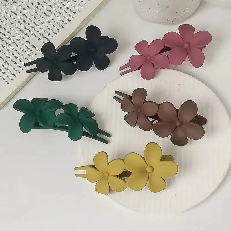 Two Flower Pintresty Haiw Claw Pin