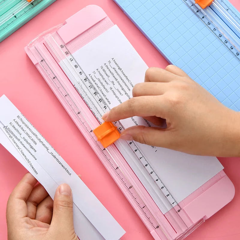 Craft paper cutter / paper trimmer
