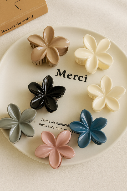 Glossy flower hair claw