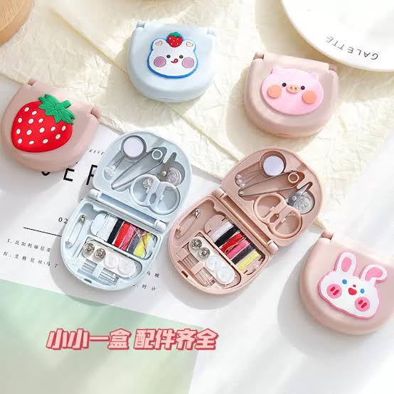 Mini sewing kit