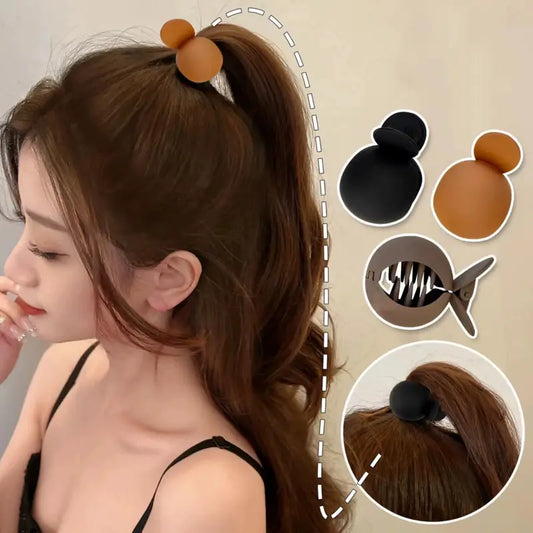 Pony matte hair clutch
