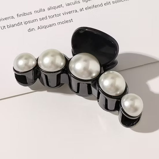 Pearl hair claw clip
