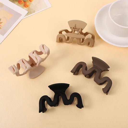 Wavy Pintresty Hair Claw Clip