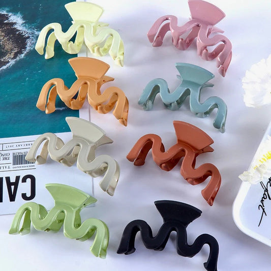 Wavy Pintresty Hair Claw Clip